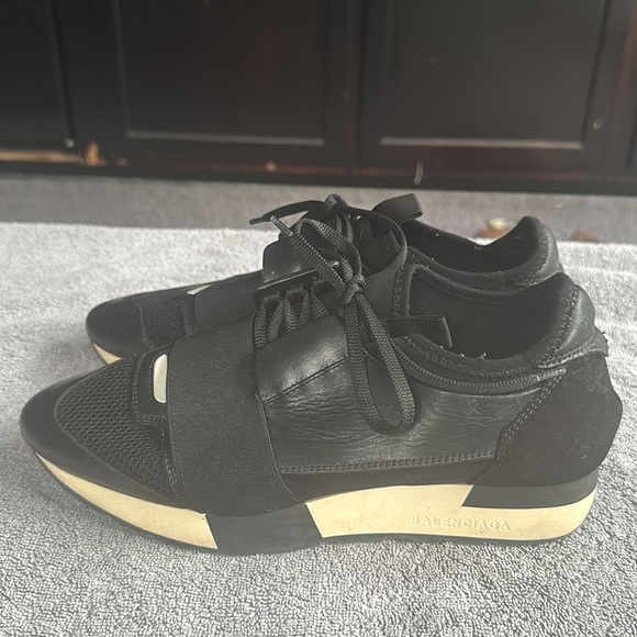 Balenciaga women shoes gently used! - Picture 4 of 4